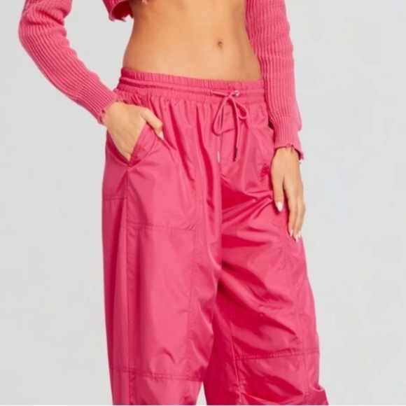 Retrofete Seroya NWT Adelina ruched parachute 90’s  Cargo Pants hot pink size XS - Picture 4 of 12